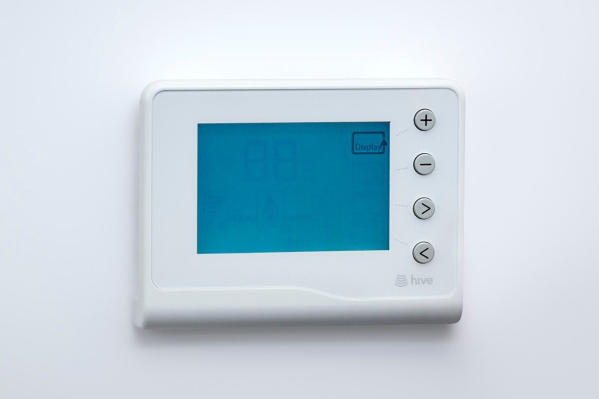 Hive 1 thermostat showing room temperature and DISP