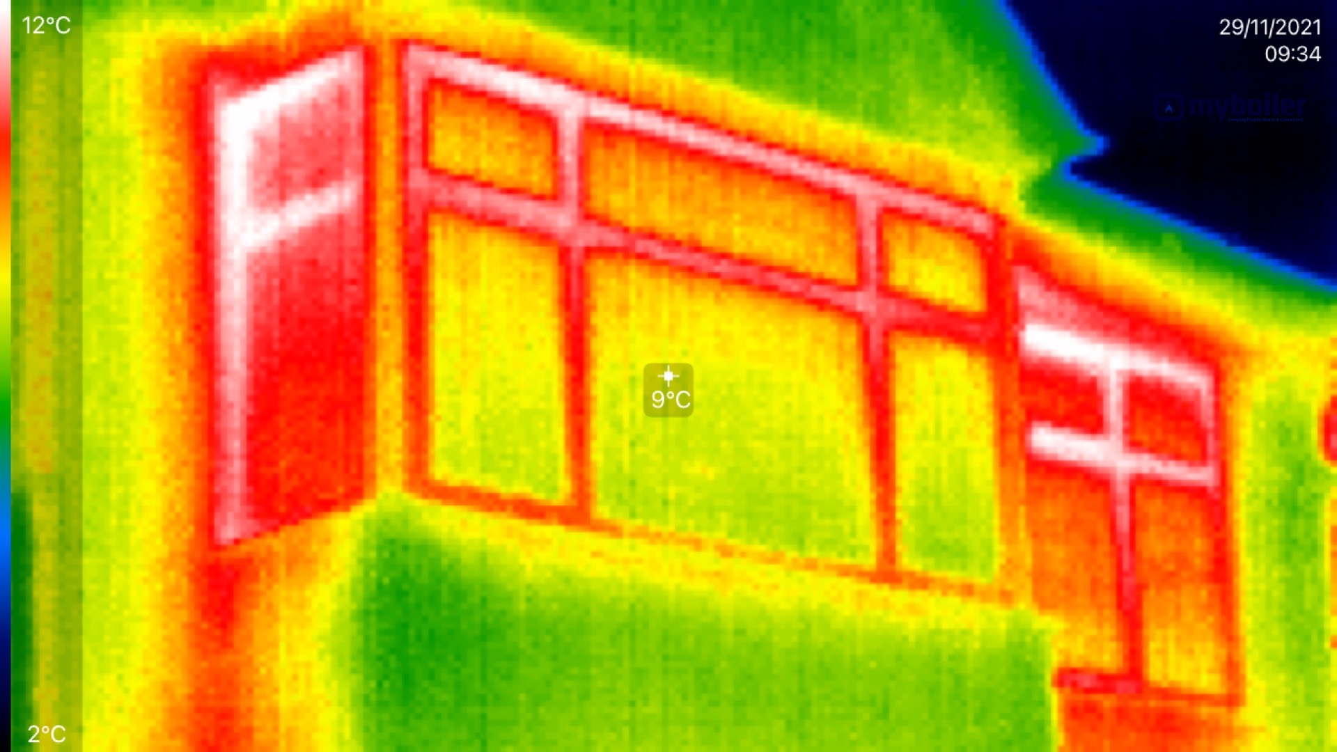 Thermal image of the front of a home